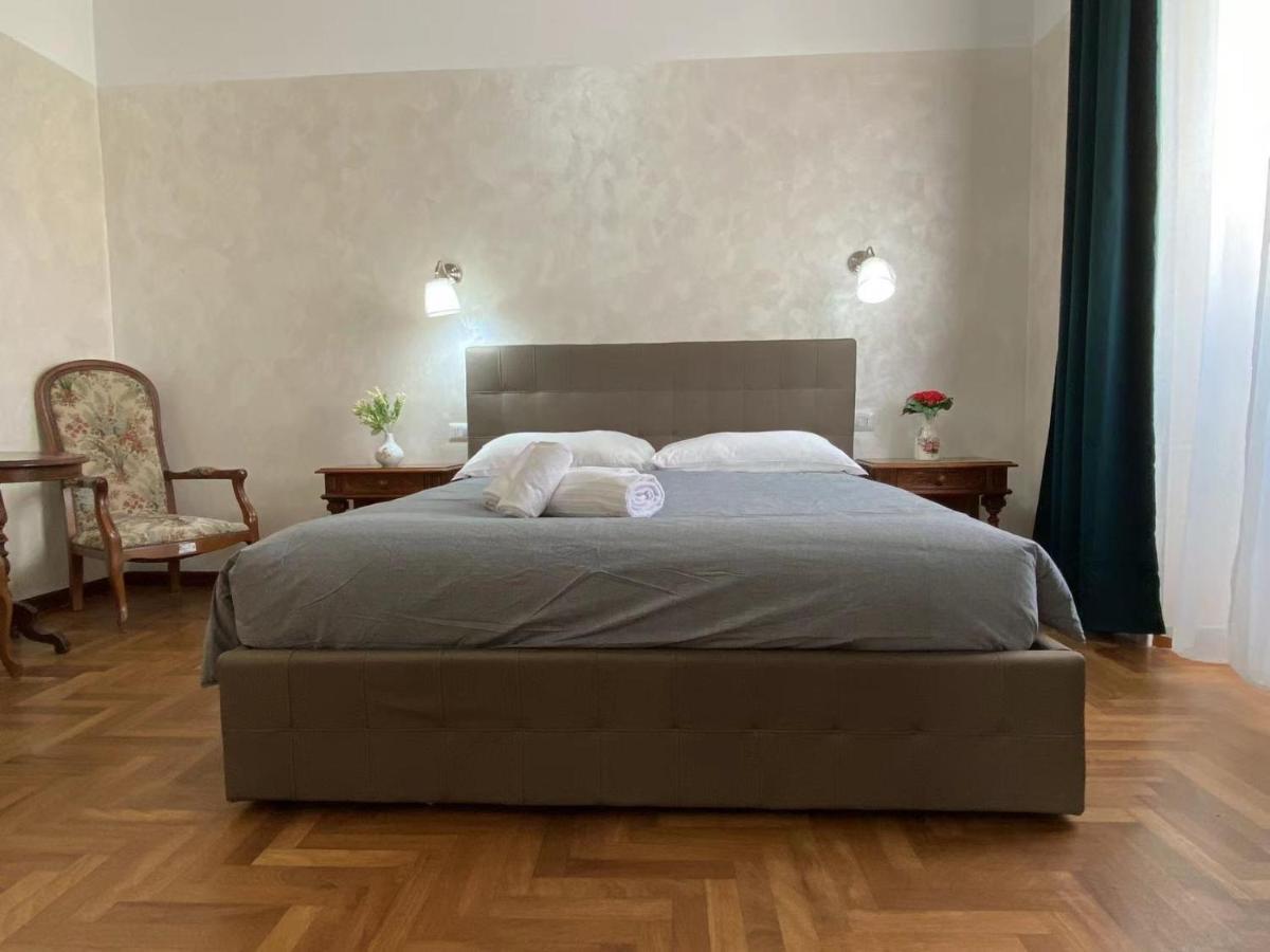 Cavour 44616 Appartement Rome